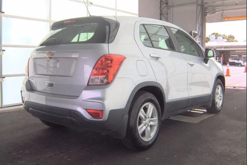 2020 Chevrolet Trax LS photo 1