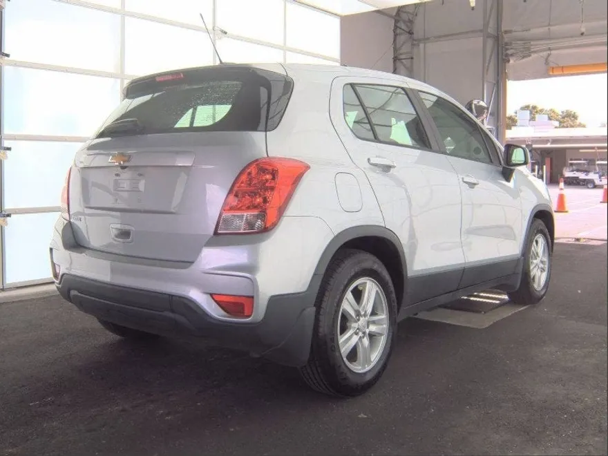 2020 Chevrolet Trax LS photo 1