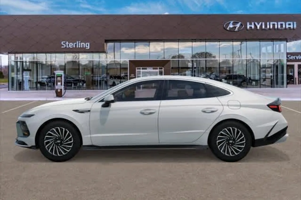 2025 Hyundai Sonata Hybrid SEL photo 1