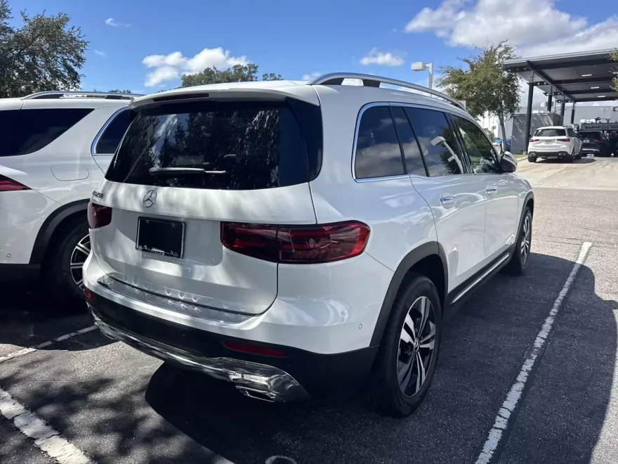2025 Mercedes Benz GLB 250 photo 1