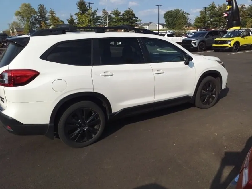 2022 Subaru Ascent Onyx Edition photo 1