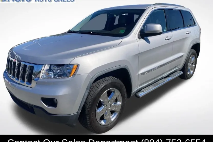 2011 Jeep Grand Cherokee Laredo photo 1