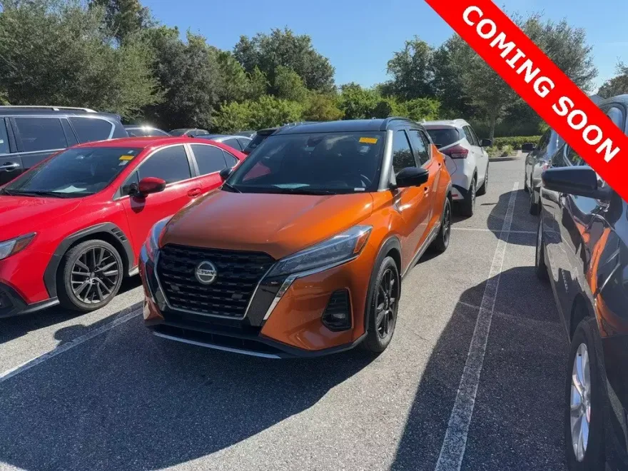 2021 Nissan Kicks SR photo 1