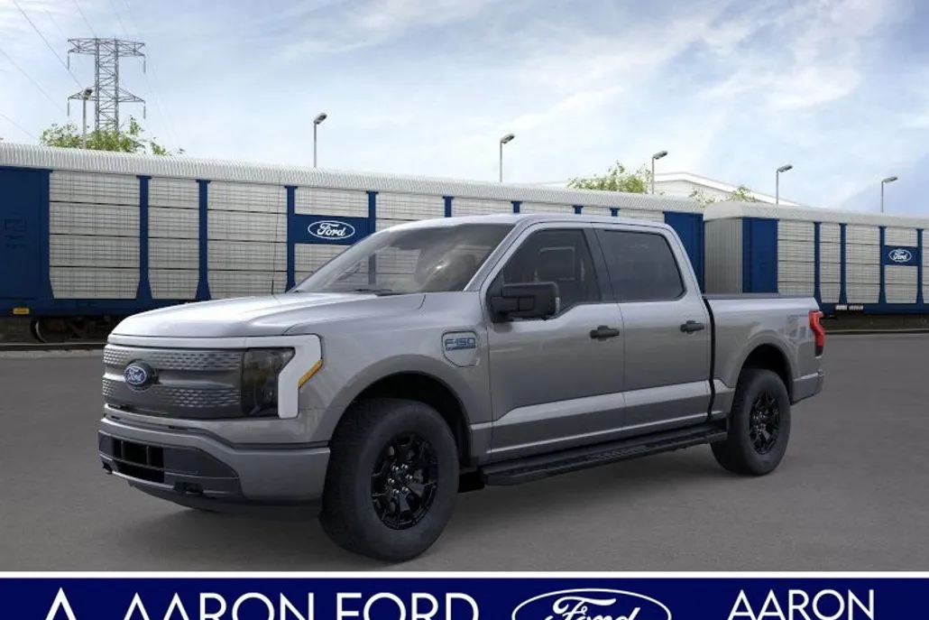2025 Ford F-150 Lightning XLT photo 1