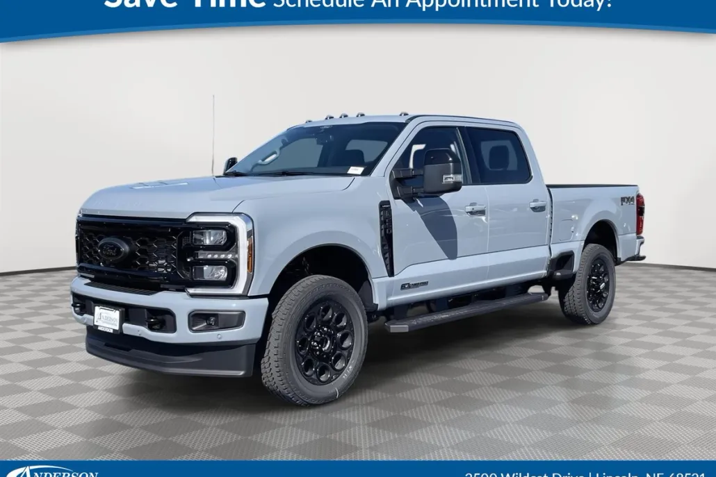 2025 Ford F-250 Lariat photo 1