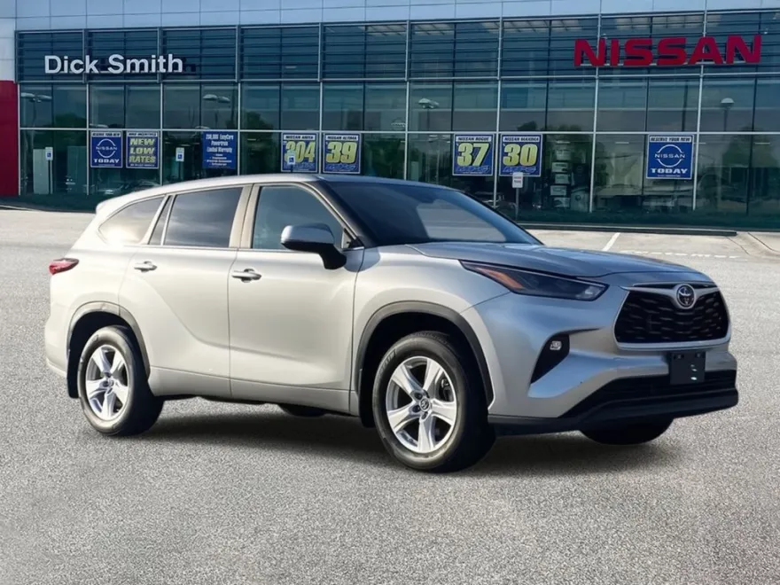 2024 Toyota Highlander XLE photo 1
