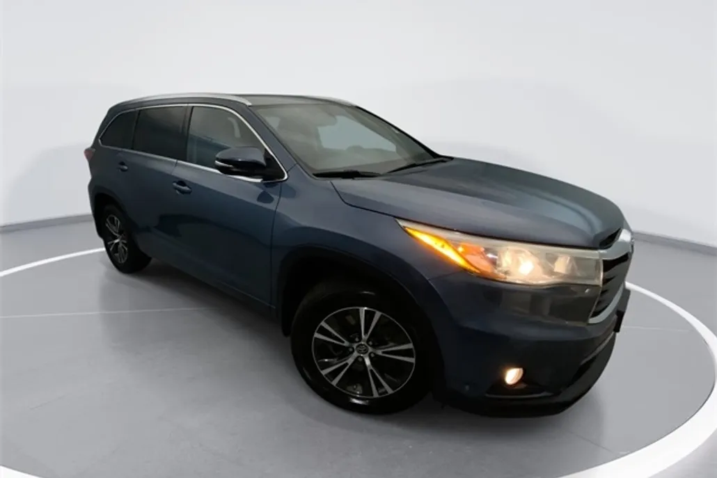 2016 Toyota Highlander XLE photo 1