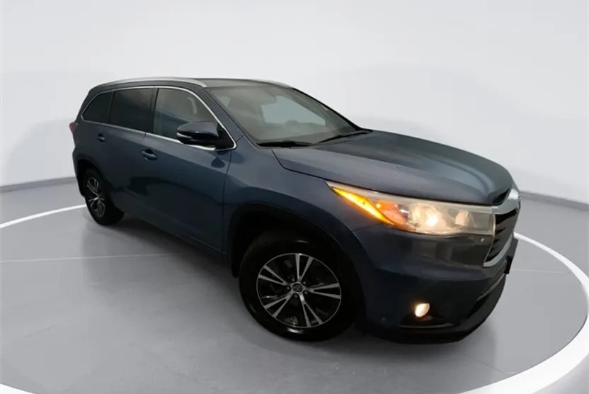 2016 Toyota Highlander XLE photo 1