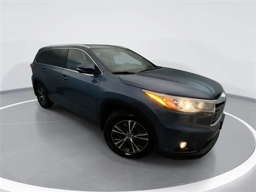 2016 Toyota Highlander XLE photo 1