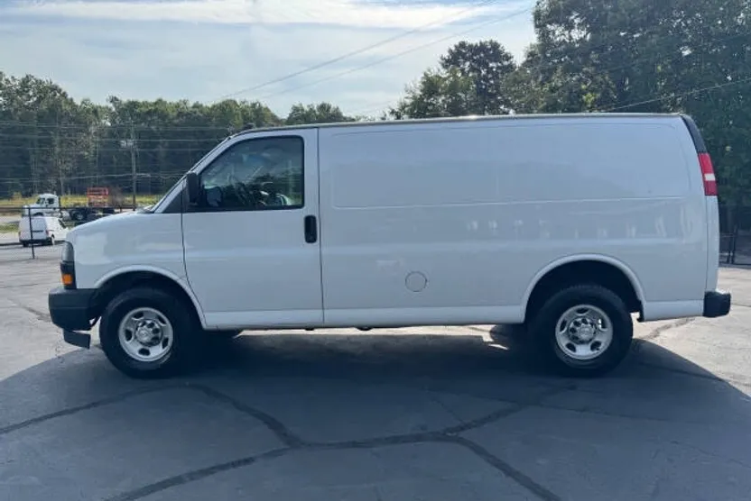 2018 Chevrolet Express 2500 Cargo photo 1