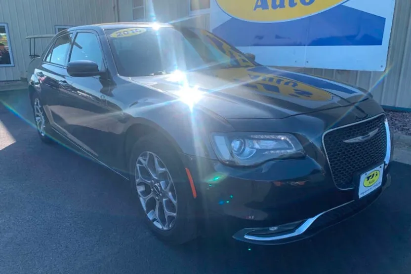 2016 Chrysler 300 S photo 1