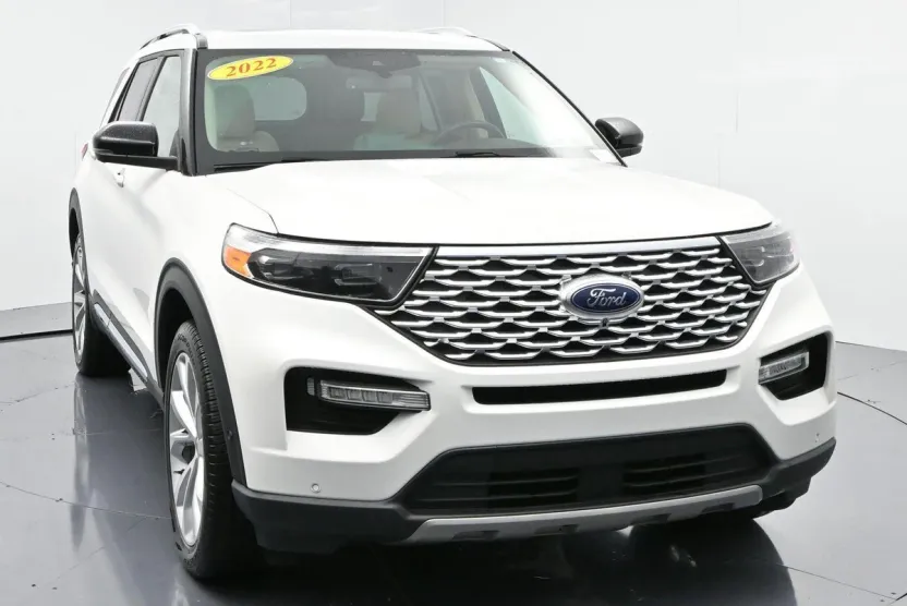 2022 Ford Explorer Platinum photo 1