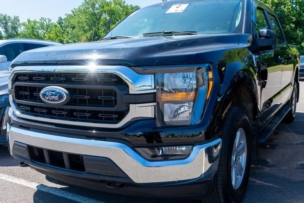 2023 Ford F-150 XLT photo 1