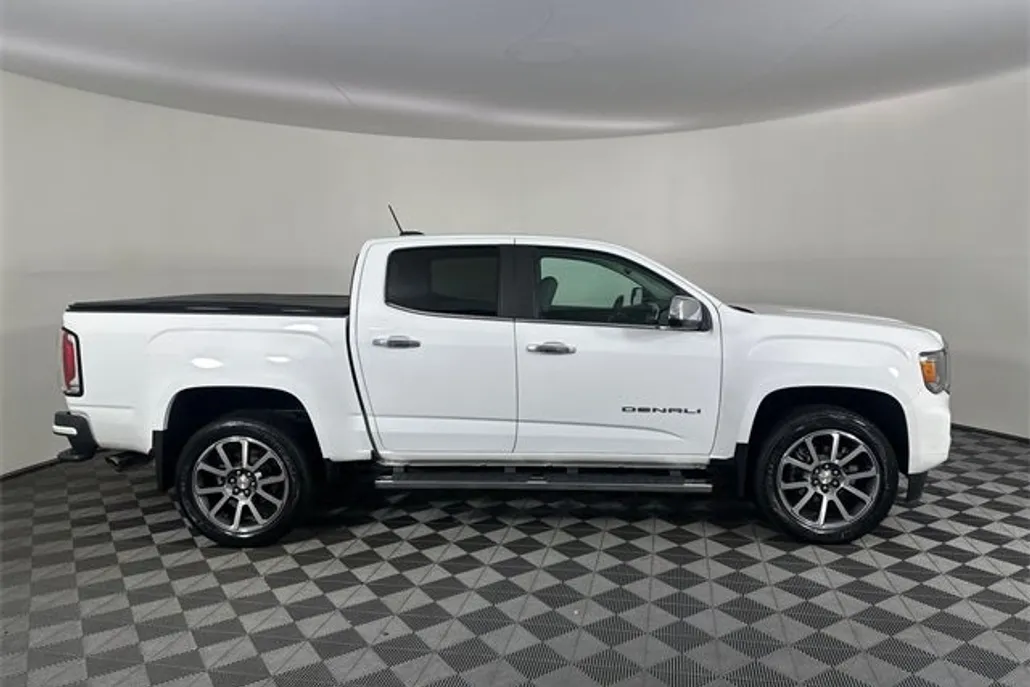 2022 Gmc Canyon Denali photo 1