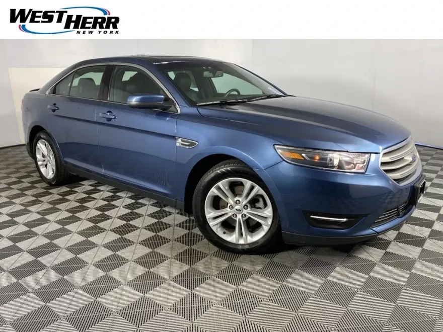 2018 Ford Taurus SEL photo 1