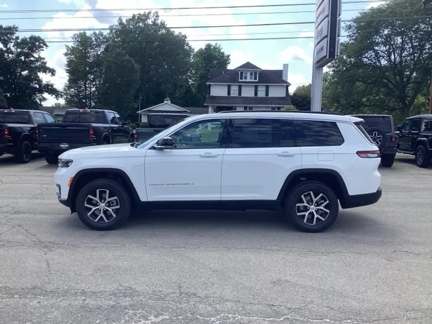 2025 Jeep Grand Cherokee Limited photo 1