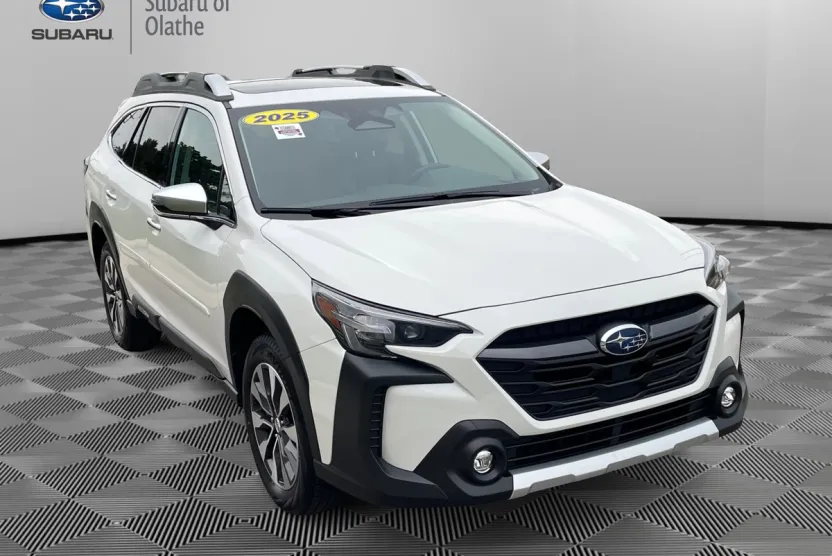 2025 Subaru Outback Touring photo 1