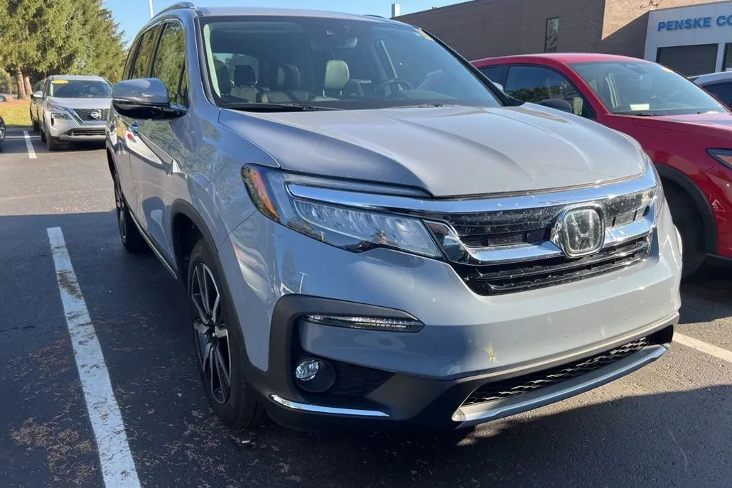 2022 Honda Pilot Touring photo 1