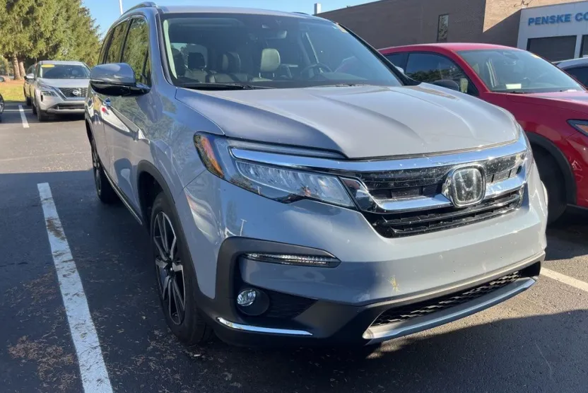 2022 Honda Pilot Touring photo 1