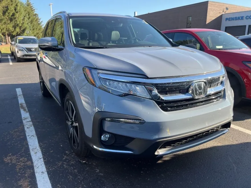 2022 Honda Pilot Touring photo 1