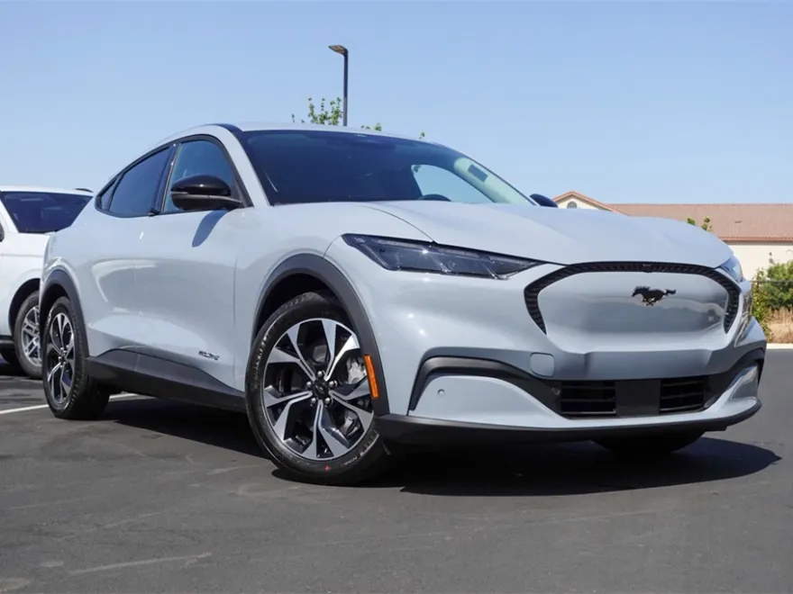 2025 Ford Mustang Mach-E Select photo 1