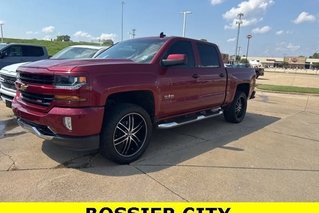 2018 Chevrolet Silverado 1500 LT photo 1
