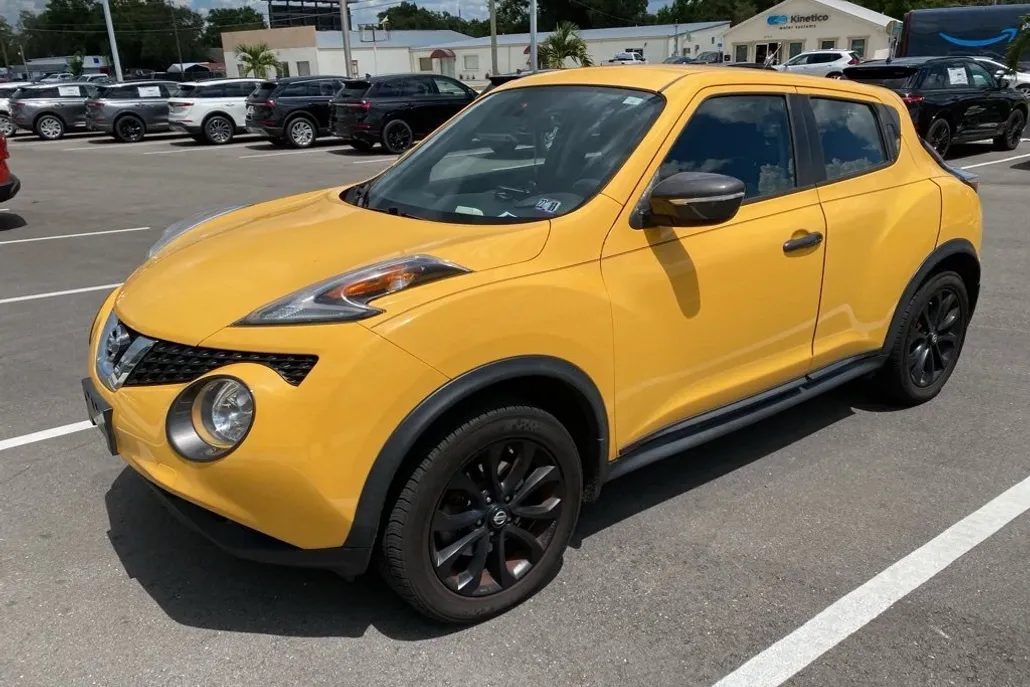 2016 Nissan Juke S photo 1
