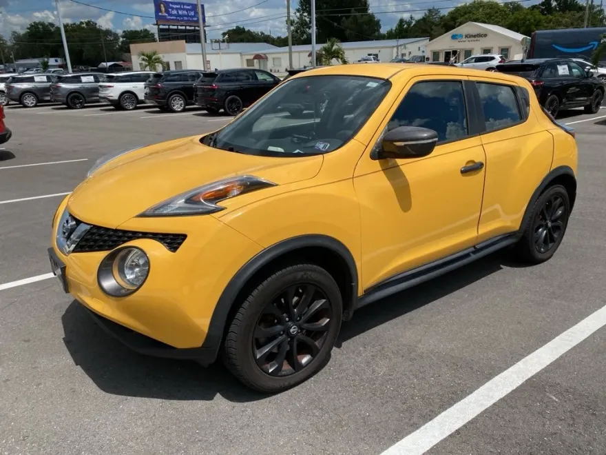2016 Nissan Juke S photo 1