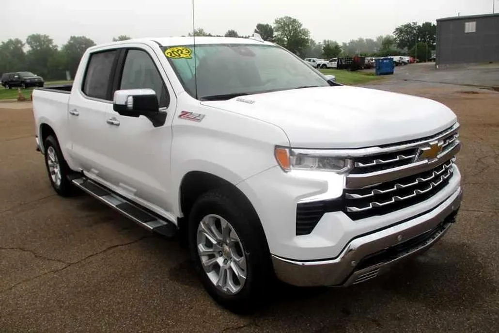 2023 Chevrolet Silverado 1500 LTZ photo 1
