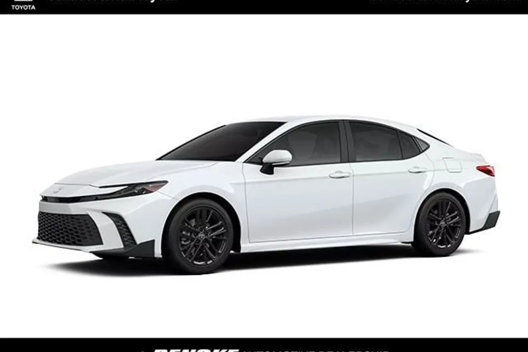 2026 Toyota Camry SE photo 1