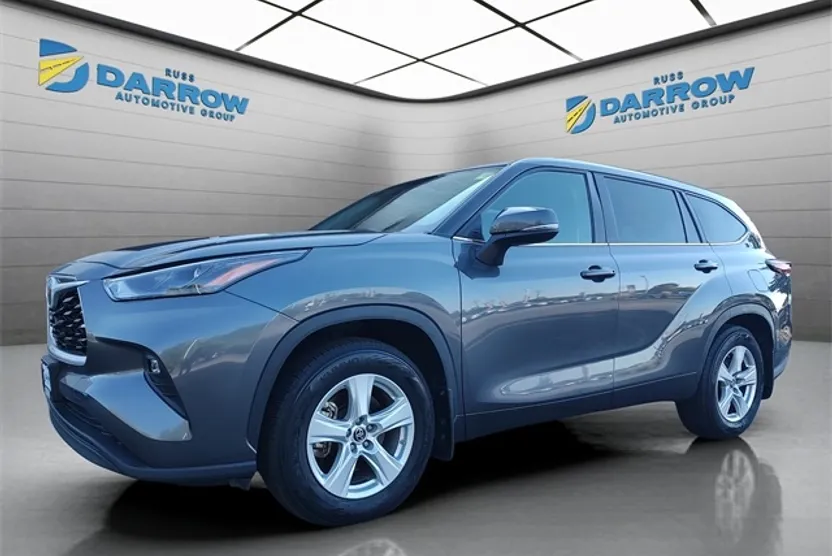 2024 Toyota Highlander LE photo 1