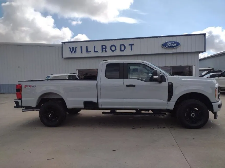 2025 Ford F-350 XL photo 1