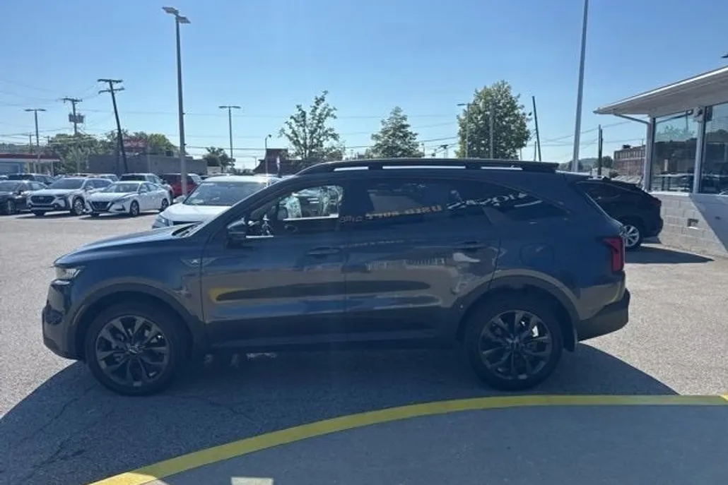 2022 Kia Sorento X-Line EX photo 1