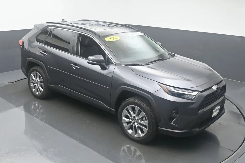 2024 Toyota RAV4 XLE Premium photo 1