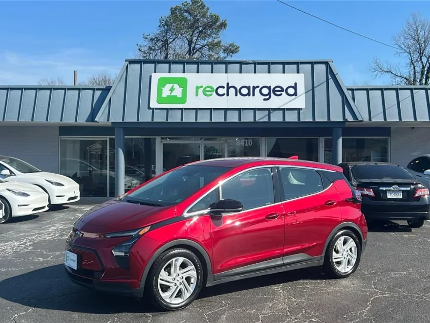2022 Chevrolet Bolt EV 1LT photo 1