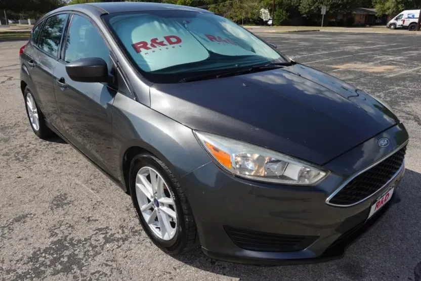 2018 Ford Focus SE photo 1