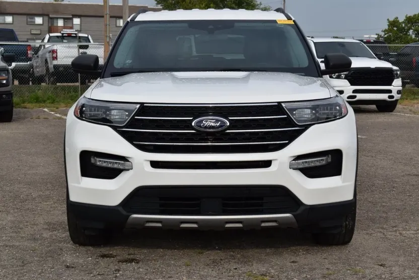 2022 Ford Explorer XLT photo 1