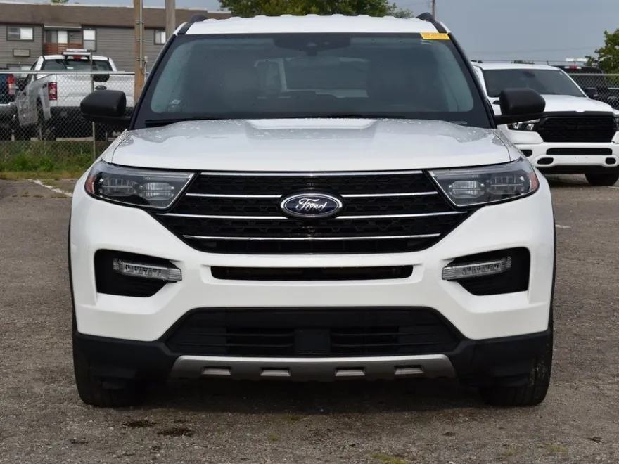 2022 Ford Explorer XLT photo 1