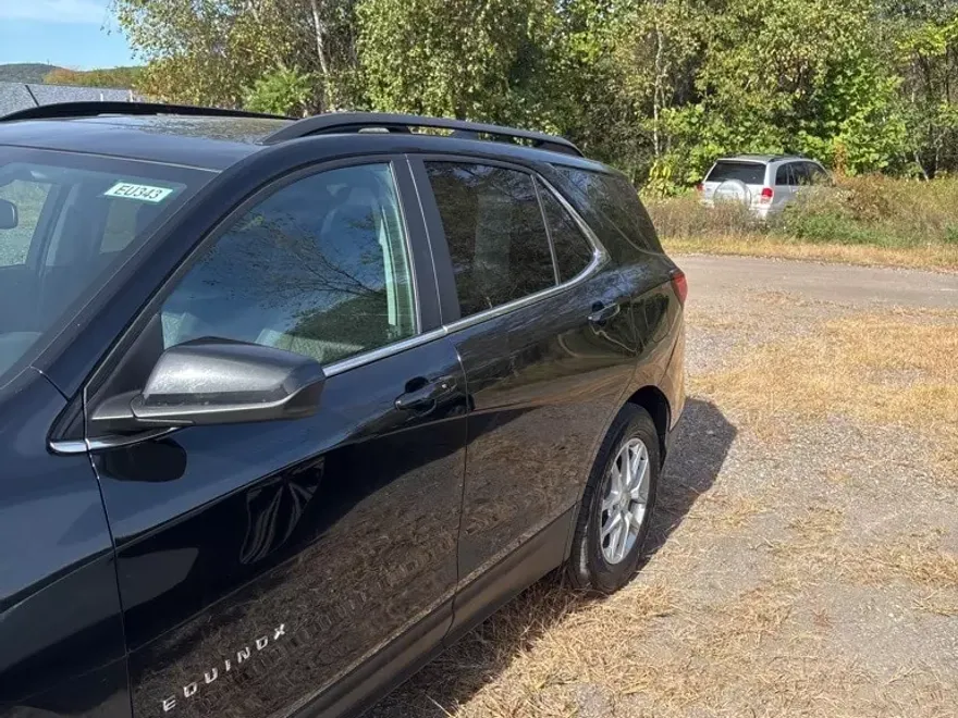 2023 Chevrolet Equinox LT photo 1