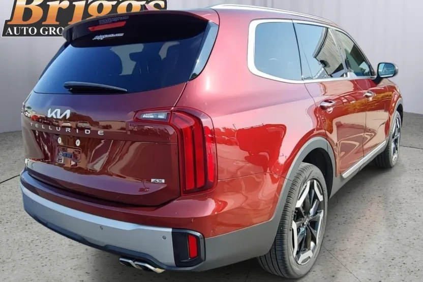 2023 Kia Telluride S photo 1