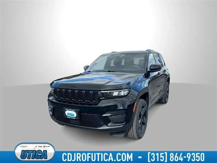 2023 Jeep Grand Cherokee Altitude photo 1