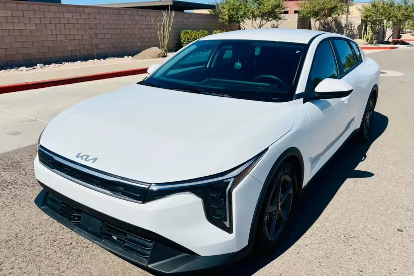 2025 Kia K4 LX photo 1