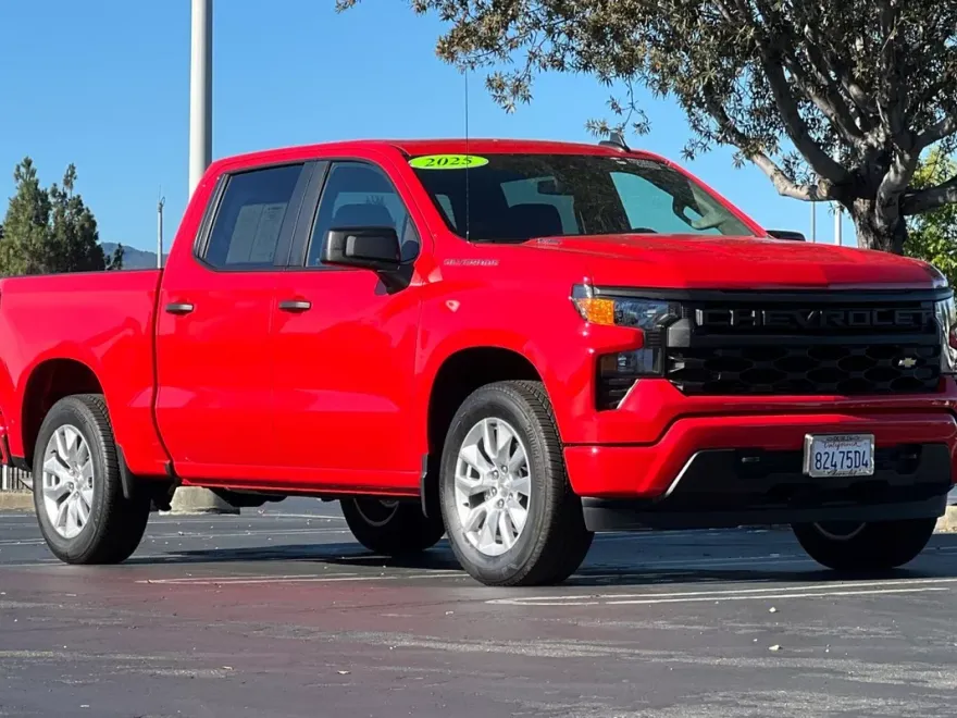 2025 Chevrolet Silverado 1500 Custom photo 1
