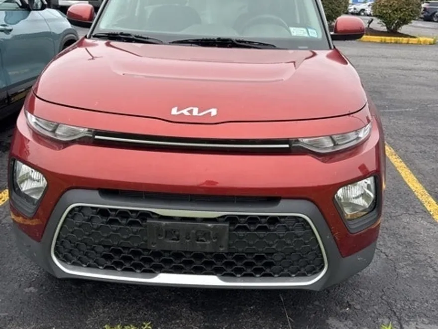 2022 Kia Soul LX photo 1