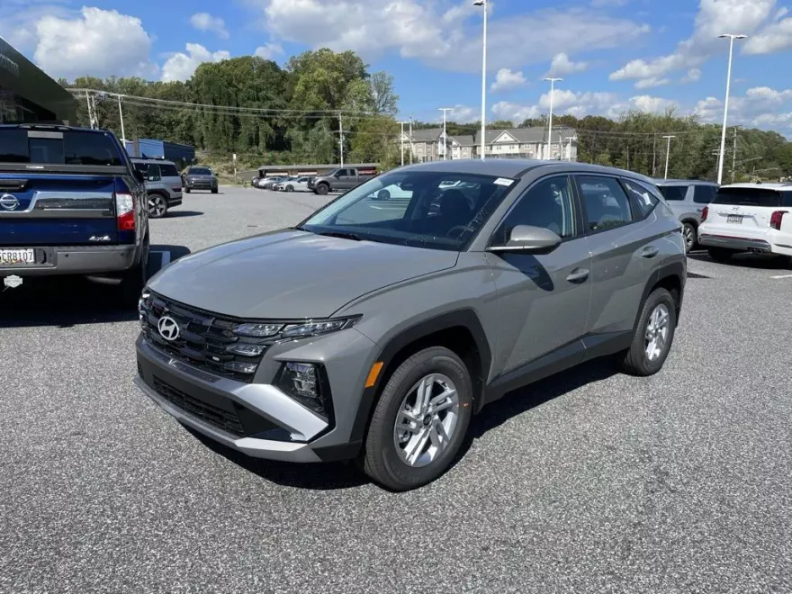 2026 Hyundai Tucson SE photo 1