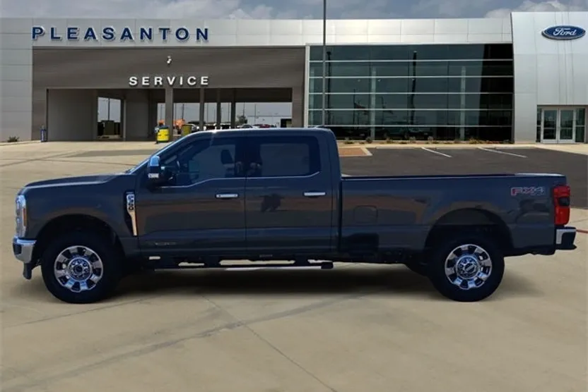 2026 Ford F-350 photo 1