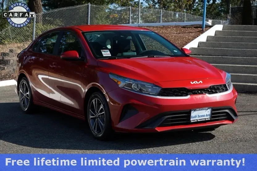 2023 Kia Forte LXS photo 1