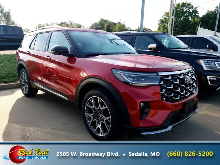 2025 Ford Explorer Platinum photo 1
