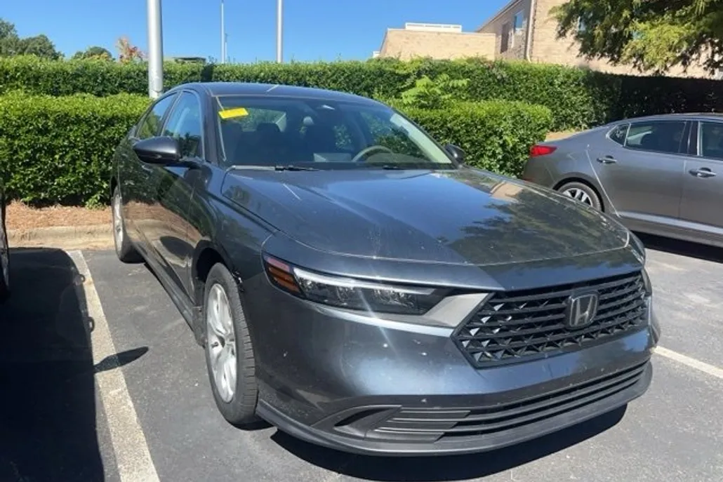 2023 Honda Accord LX photo 1