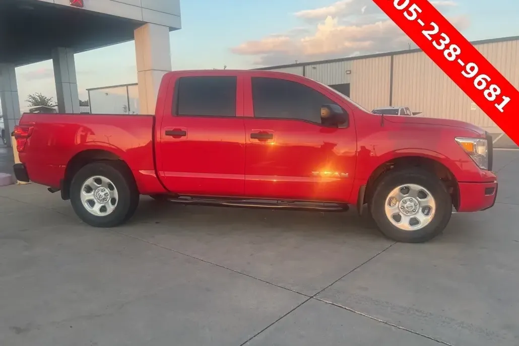 2021 Nissan Titan S photo 1